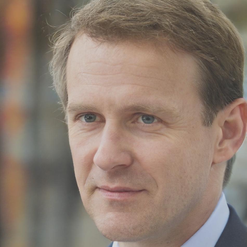 Portrait de Julien Rousseau, formateur en épargne et investissement